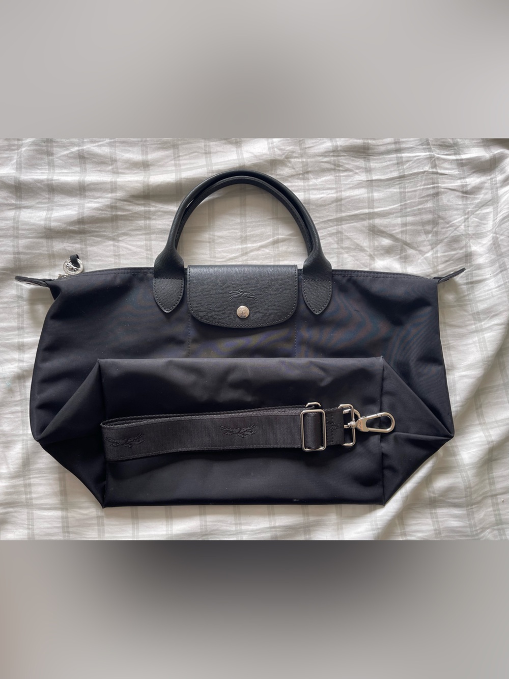 Longchamp Le Pliage Néo Medium Top Handle Bag – Black